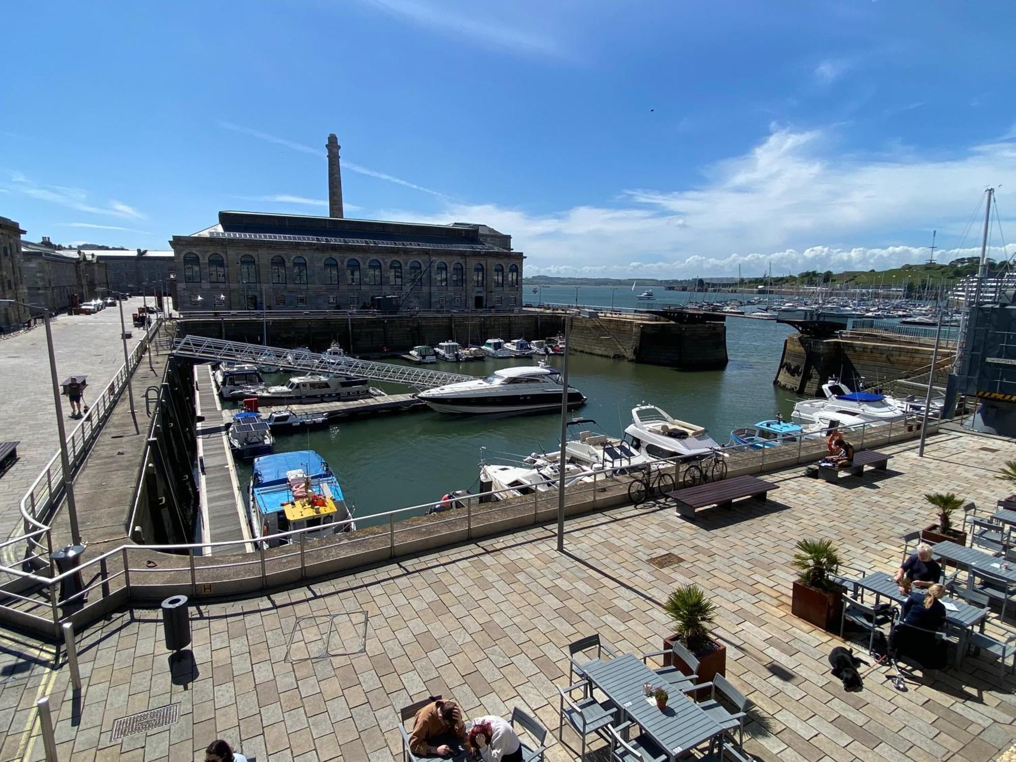 Royal William Yard Apartments Plymouth Bilik gambar