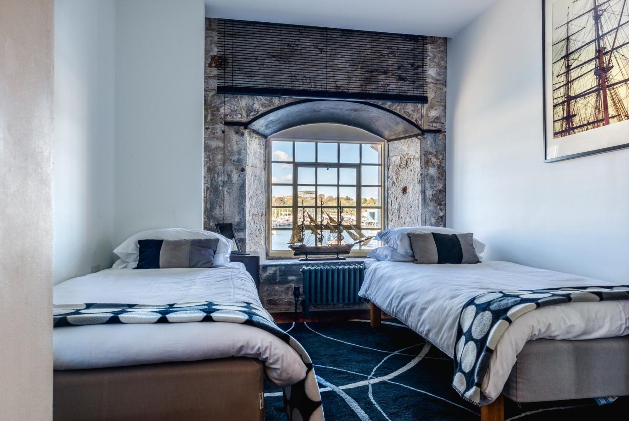 Royal William Yard Apartments Plymouth Bilik gambar