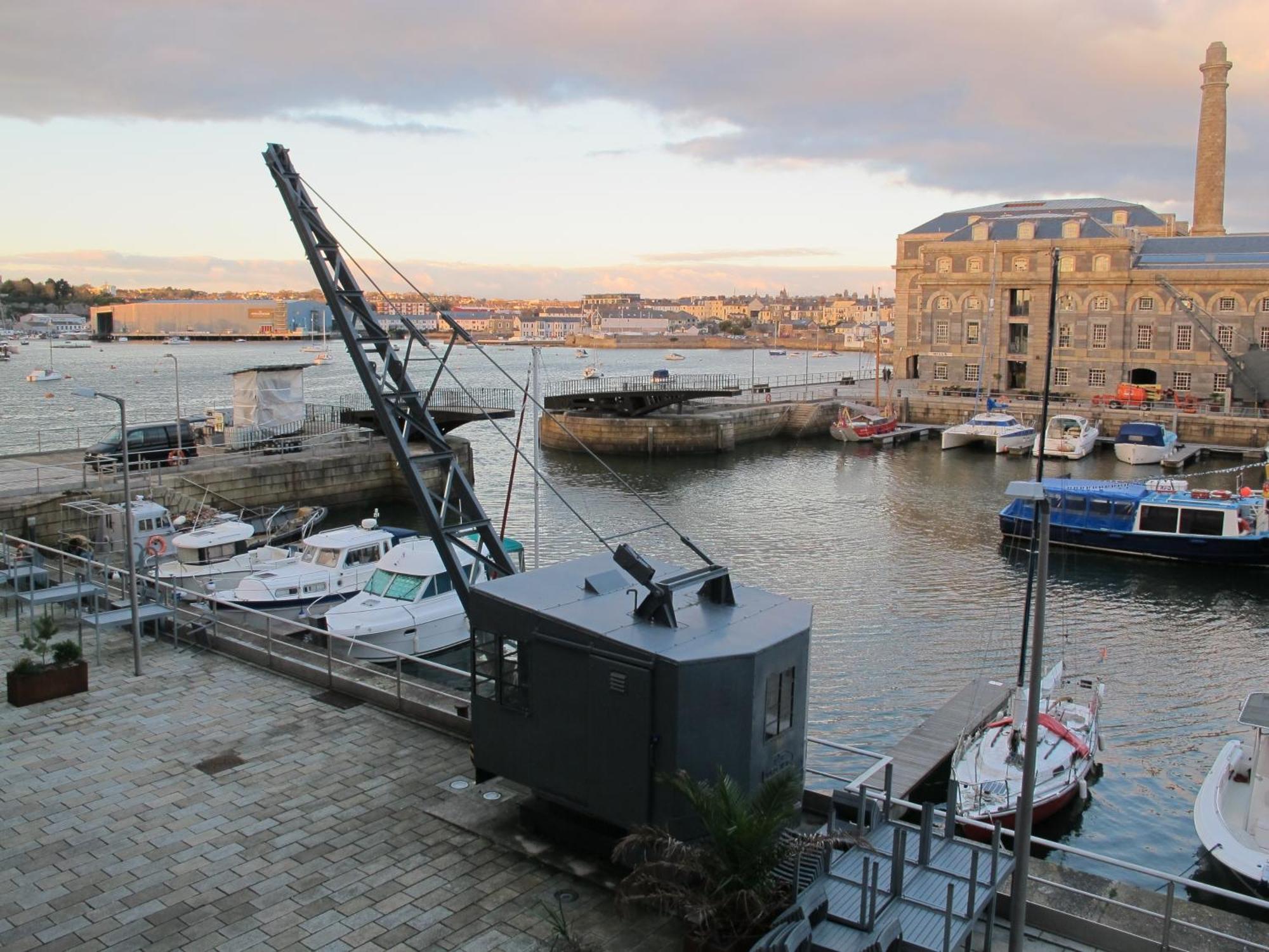 Royal William Yard Apartments Plymouth Bilik gambar