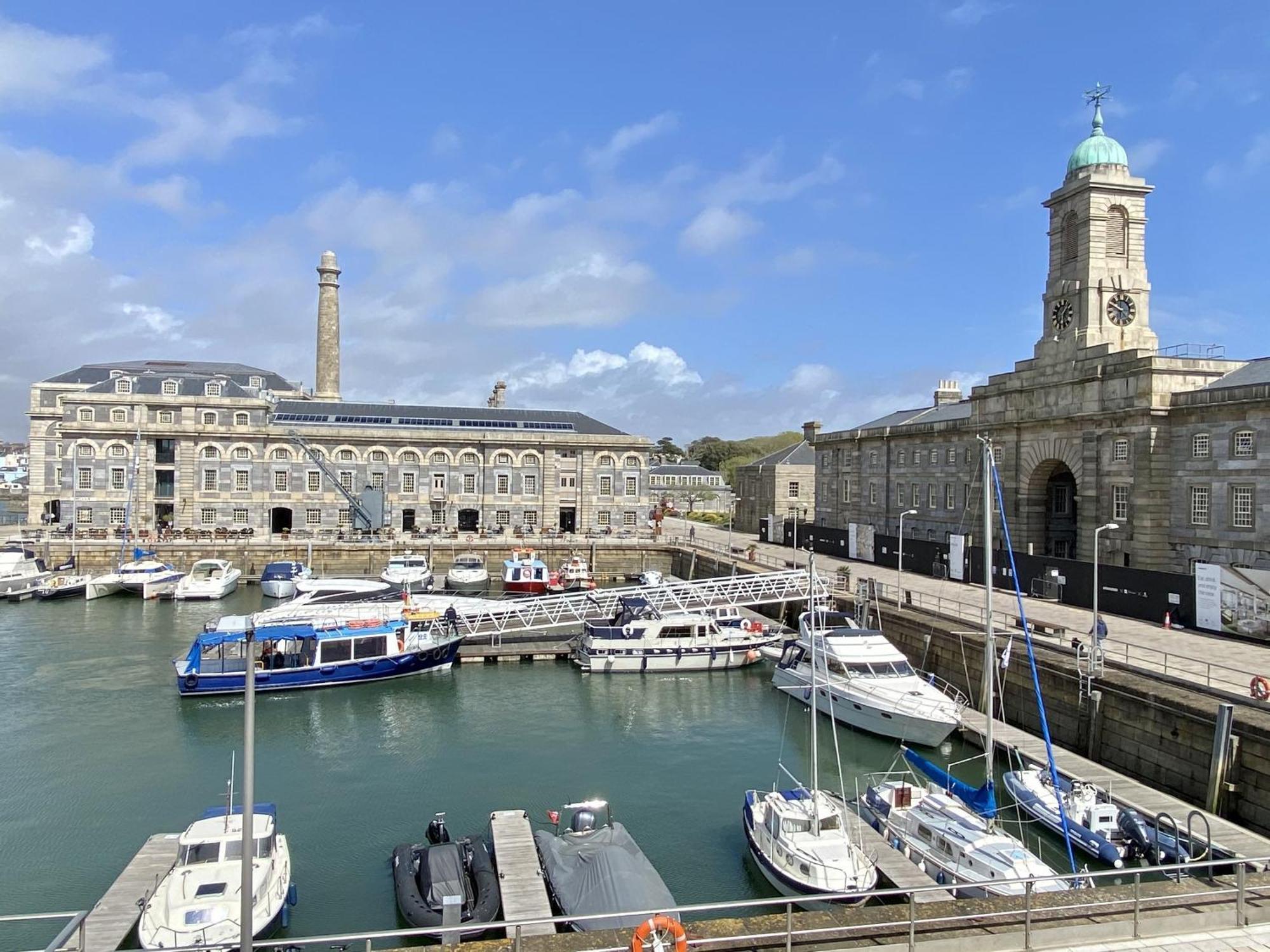 Royal William Yard Apartments Plymouth Bilik gambar